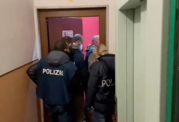 Misogino, filonazista e reclutatore di suprematisti: 22enne arrestato per terrorismo a Savona