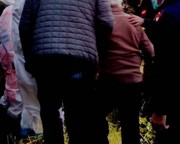 Gli agenti di polizia di Alassio salvano un anziano disorientato nei boschi