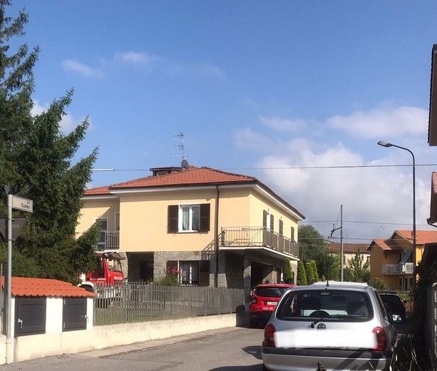 Villetta in fiamme a Cairo: ritrovate bottiglie con liquido infiammabile, denunciato un 40enne