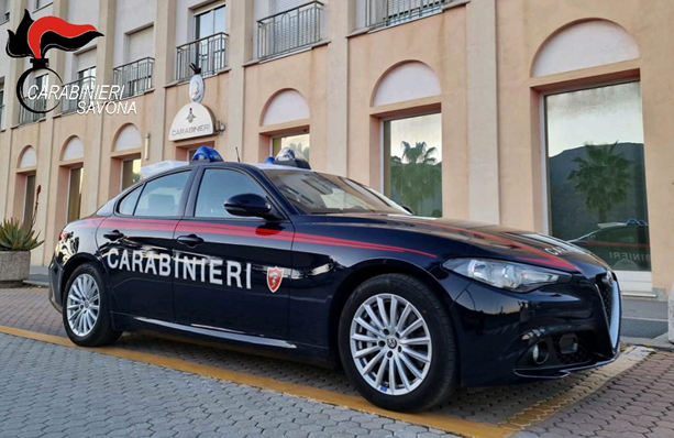 Alla richiesta dei documenti aggredisce i carabinieri: 24enne nordafricano arrestato ad Albenga