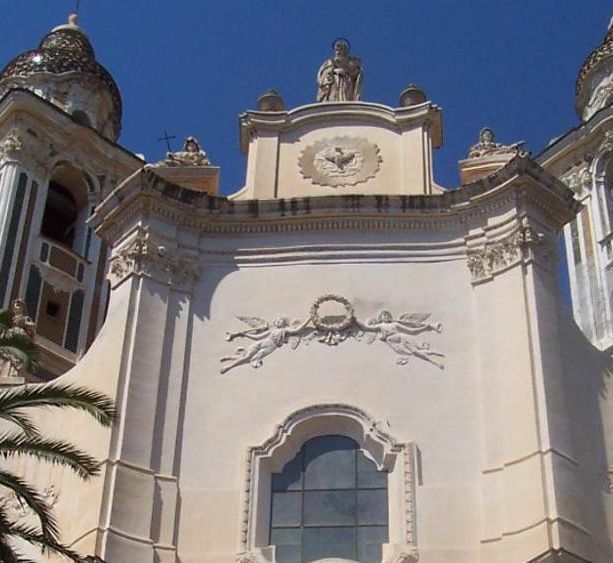 Sta meglio don Danilo, parroco di Laigueglia. Ma la polemica prosegue su Facebook. Il sindaco: &quot;Basta! Gettiamoci alle spalle tutta questa storia&quot;