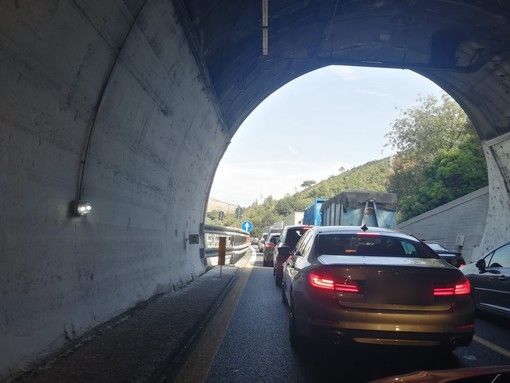 Controesodo, cantieri e un incidente: domenica pomeriggio di code sulla A10 nel savonese