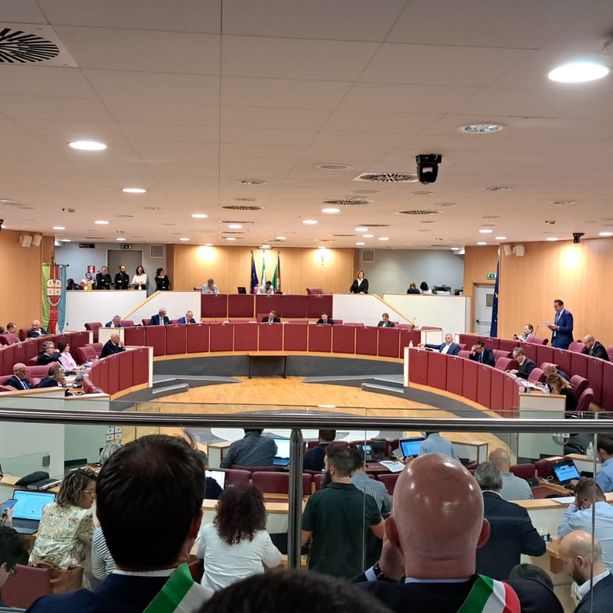 Rigassificatore, consiglio regionale infuocato contro Toti. Arboscello: &quot;Se c'è una persona che fa terrorismo è lei&quot; (FOTO)