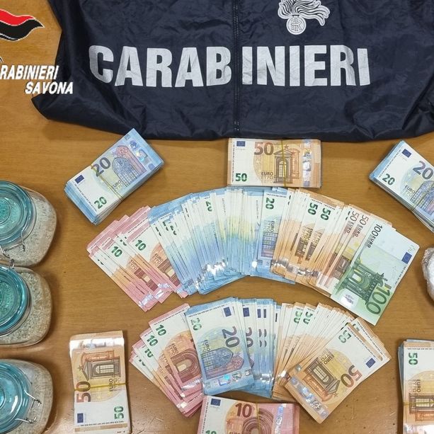 Savona, smantellata centrale di spaccio: 26enne arrestato dai carabinieri