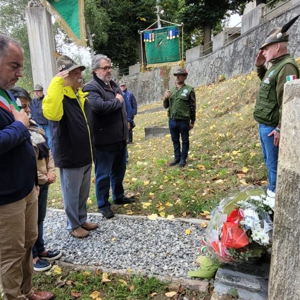 Calizzano inaugura il monumento dedicato al Milite Ignoto e la nuova sede degli alpini (FOTO)