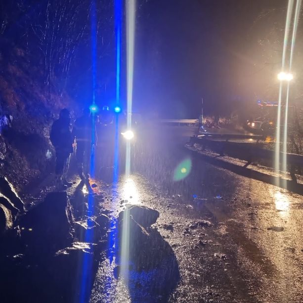 Stella, frana lungo la Ss 334: intervento di Vigili del Fuoco e Anas (FOTO)