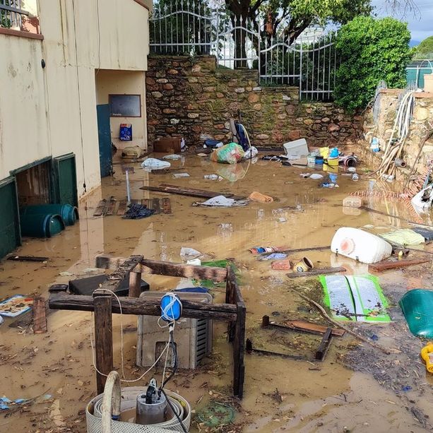 Albenga sott'acqua, ore di duro lavoro per i vigili del fuoco: arrivati rinforzi da Milano, Genova e Spezia