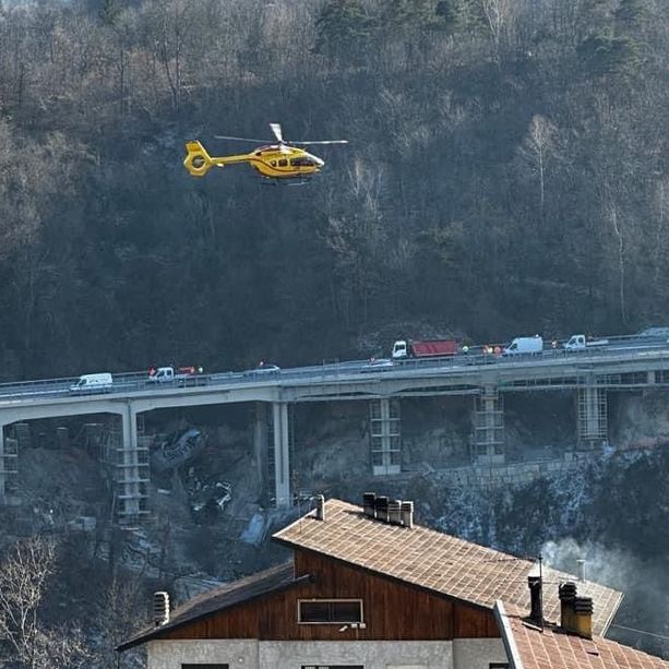 Incidente sulla A6, camion precipita da un viadotto poco prima del casello di Millesimo: un ferito grave al Santa Corona