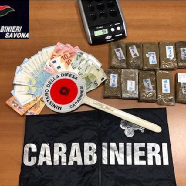 Protagonista di un vero e proprio “mercato della droga” a Savona: 68enne arrestato dai carabinieri