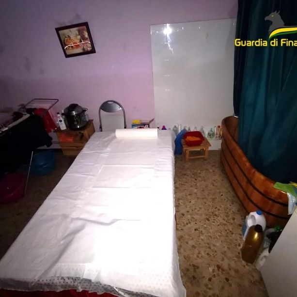 Presunte prestazioni sessuali in cambio di denaro, la Finanza sequestra un centro massaggi ad Albenga
