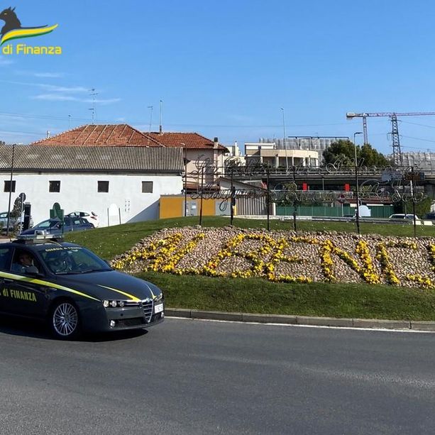 Truffa online sul pellet: arrestato un pluripregiudicato crotonese, sedici denunciati per riciclaggio