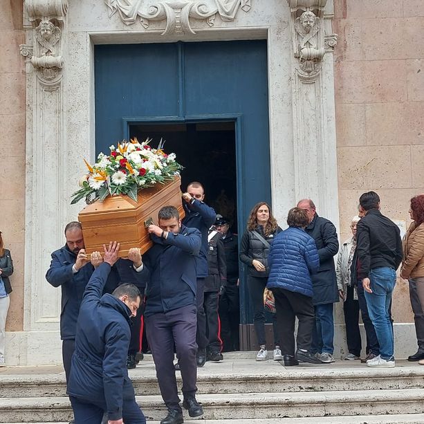 Albissola, l'ultimo commosso saluto a Alessandro Binello: &quot;Aveva il dono di lasciare un'impronta nel cuore&quot;