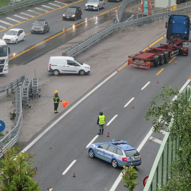 Tamponamento tra tre camion sulla A10: chiusa l'autostrada tra Savona e Albisola in direzione Genova