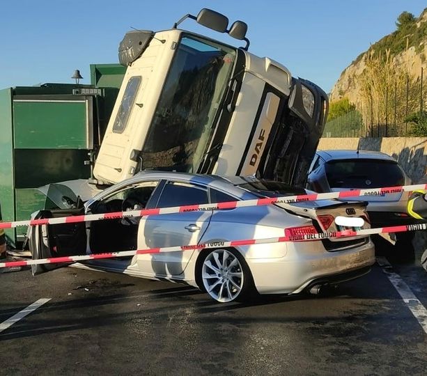 Incidente tra Finale e Borgio, prevista nel primo pomeriggio l'apertura dell'Aurelia