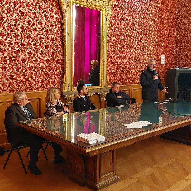 Occhio alle truffe, in Piazza del Popolo a Savona in arrivo uno sportello di supporto psicologico. Assessore Pasquali: &quot;Richiesto il finanziamento, può essere un aiuto&quot;