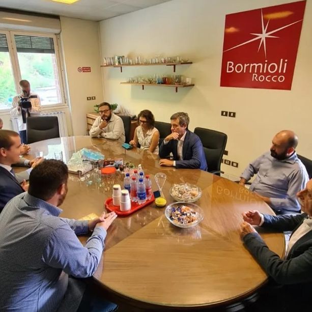 Caro energia, Orlando (Pd) visita la vetreria Bormioli di Altare: &quot;Discusso con l'azienda della situazione di grave difficoltà&quot;
