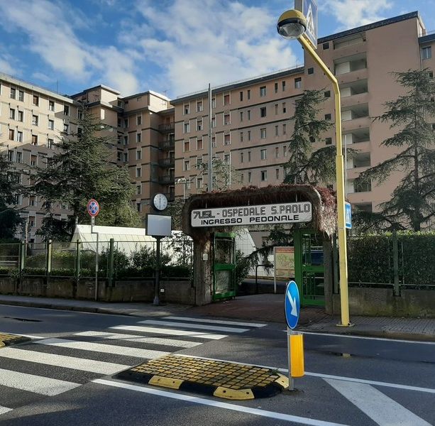 Savona, 27enne muore dopo il parto. Il neonato in asfissia perinatale trasferito al Gaslini