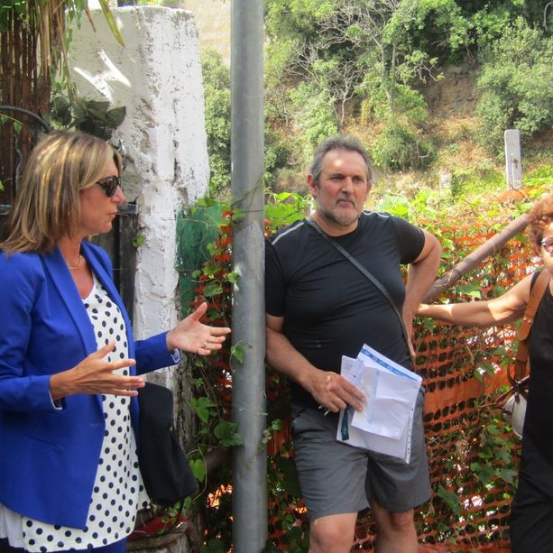 Savona, sopralluogo in via Turati, teatro del caos per l'Aurelia Bis. I residenti all'onorevole Paita: &quot;Viviamo da 12 anni nel disagio&quot; (FOTO e VIDEO)