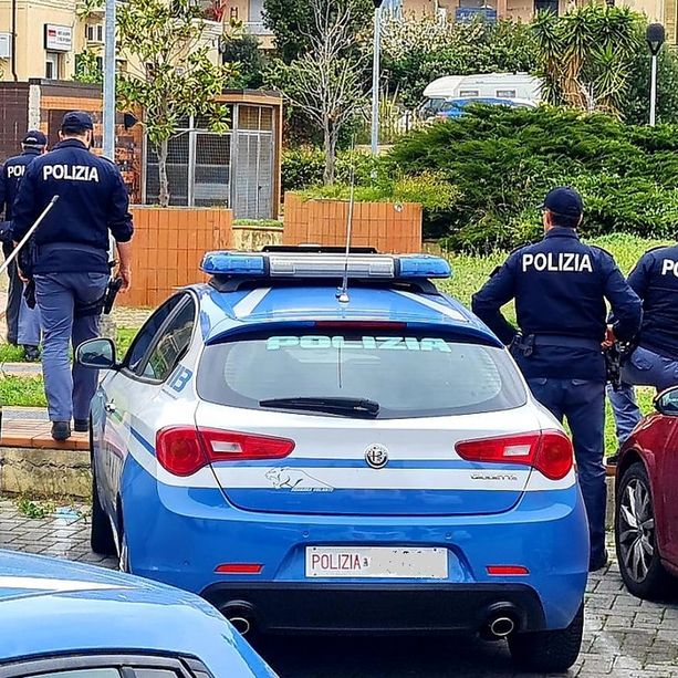 Trovato con un coltello a farfalla: giovane denunciato a Savona