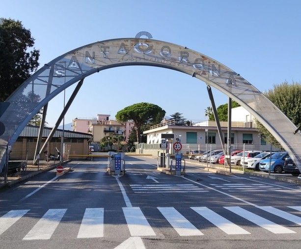 Albenga, operaio schiacciato da un bancale di cemento: codice rosso al Santa Corona