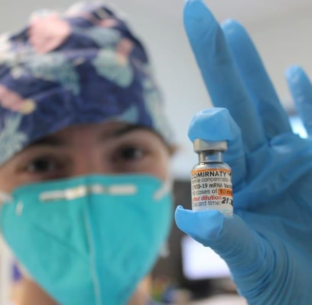 Vaccino, dal primo febbraio le multe per gli over 50 no vax, ma per riscuoterle potranno passare 260 giorni