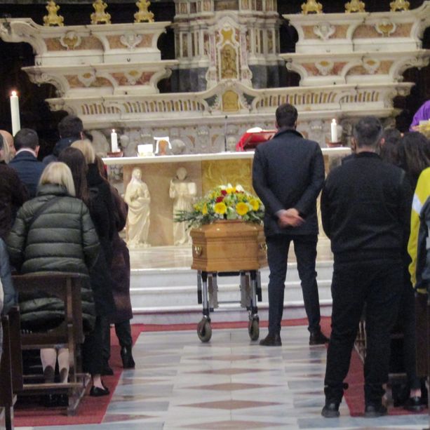 Savona, in Duomo l'ultimo commosso saluto allo chef Claudio Tiranini (FOTO)