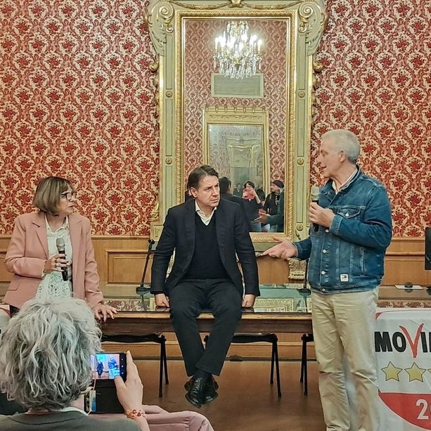 5 Stelle, la svolta di Conte accentua i malumori interni: gli attivisti della prima ora scrivono ai coordinatori provinciali