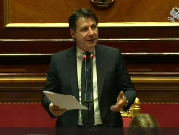 Coronavirus, il premier Conte annuncia una nuova manovra da 50 miliardi, e sull'app: &quot;Nessuna limitazione per chi non la scaricherà&quot; (VIDEO)
