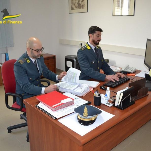 Fatture gonfiate per avere lo sconto immediato con il bonus facciate: truffa da 580mila euro per lavori in un condominio di Savona