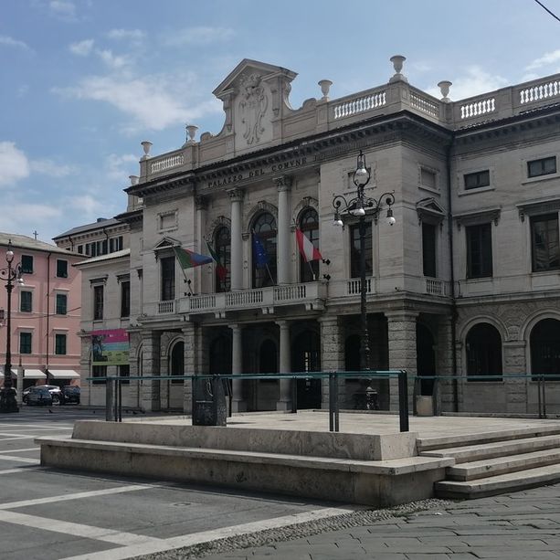 Anziani non autosufficienti e dimissioni protette: la giunta di Savona approva accordo su fondi Pnrr