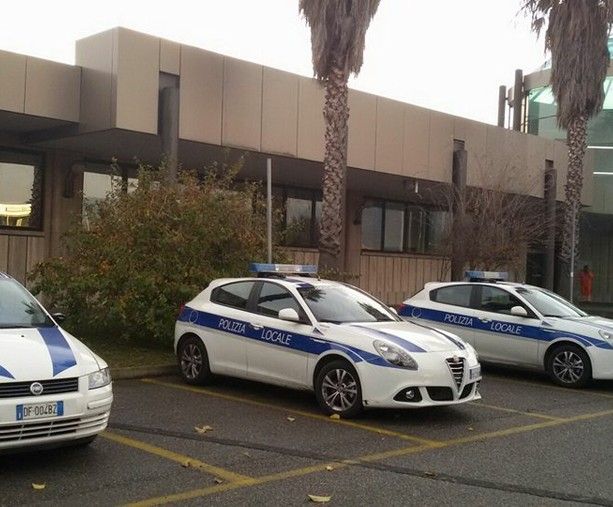 Albenga, spaccia nella zona dei cantieri navali di Vadino: arrestato dalla polizia locale