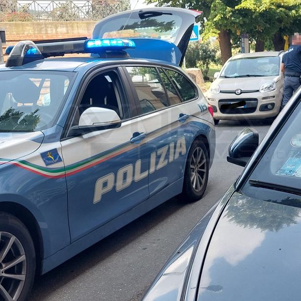 Travolta da un'auto di passaggio in via XX Settembre a Savona: donna ricoverata in codice rosso