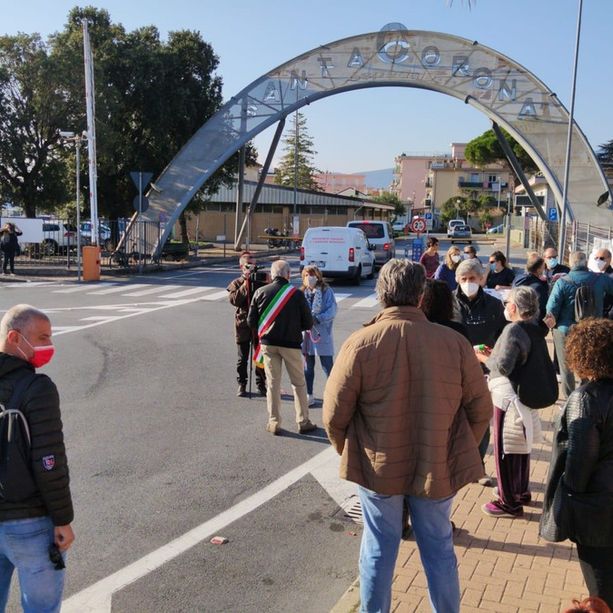 Pietra Ligure (ma non solo) si mobilita per dire no alla chiusura del punto nascite del Santa Corona