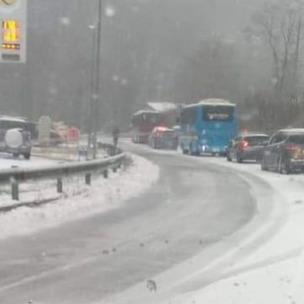 Maltempo, neve in Val Bormida: viabilità bloccata sulla Sp28 bis Montecala (FOTO)