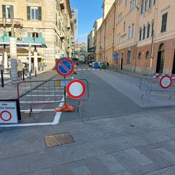 Primi 100 giorni di pedonalizzazioni. Il Comitato: &quot;Incassi crollati, la giunta riapra le vie al traffico&quot;