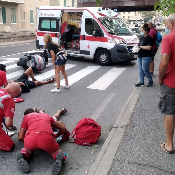 Impatto tra un daino e un ciclomotore a Vado Ligure