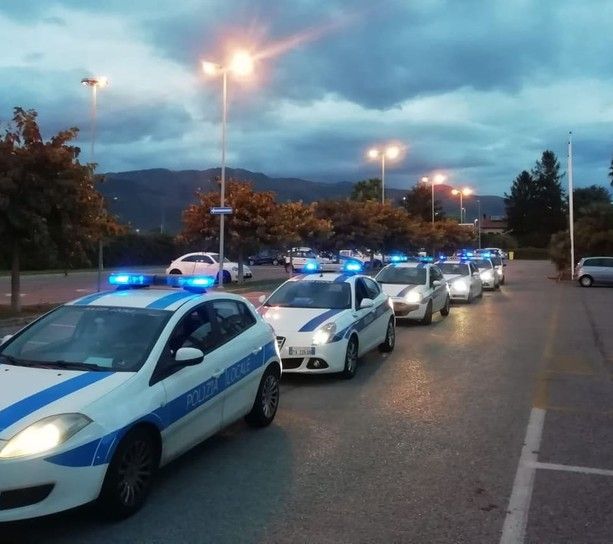 Albenga, sorpreso mentre cedeva cocaina a un imprenditore torinese: spacciatore 27enne in manette