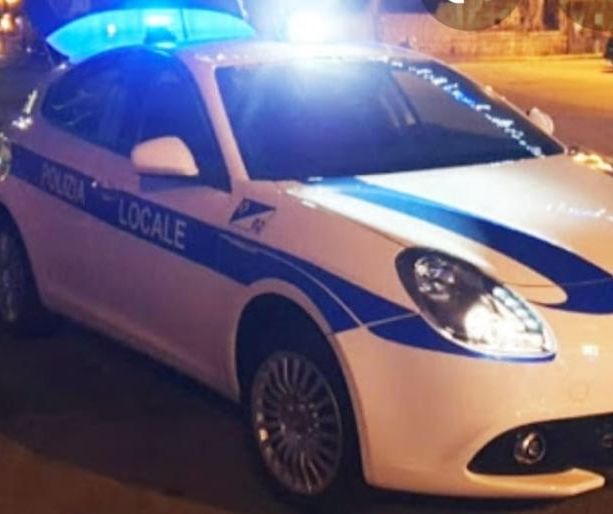 Albenga, ai domiciliari per aver rubato delle auto, li termina e ci ricasca: 39enne denunciato dalla Polizia Locale