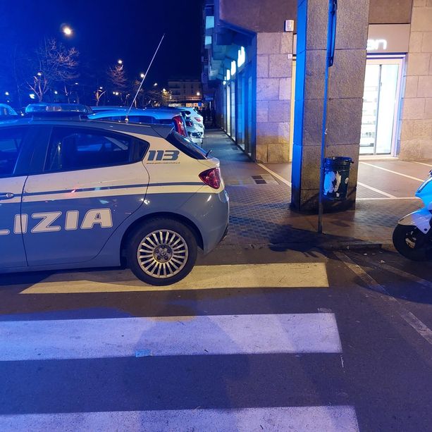 Spaccate nei negozi, furti di mezzi e danneggiamenti a Savona: custodia cautelare per due fratelli minorenni