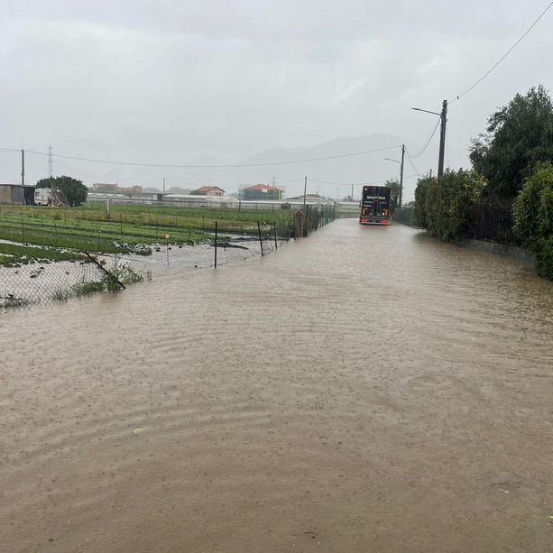 Maltempo, Albenga di nuovo allagata: diverse le strade chiuse al traffico (FOTO)