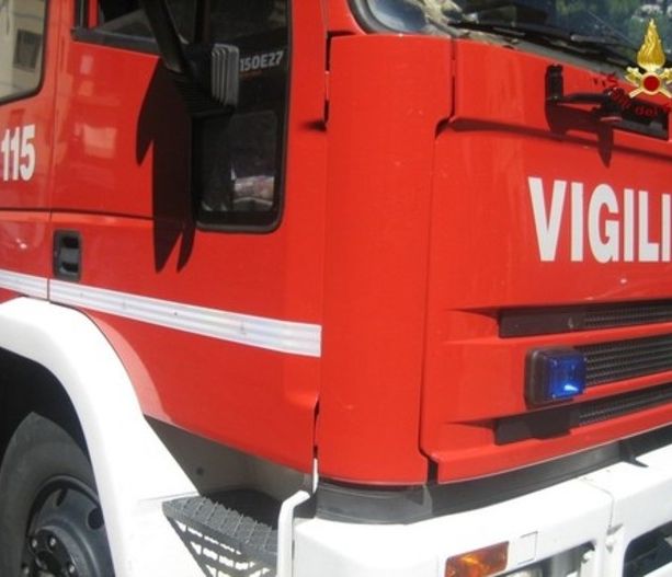 Savona, schiacciato da un mezzo agricolo in via Nazionale Piemonte: muore un uomo