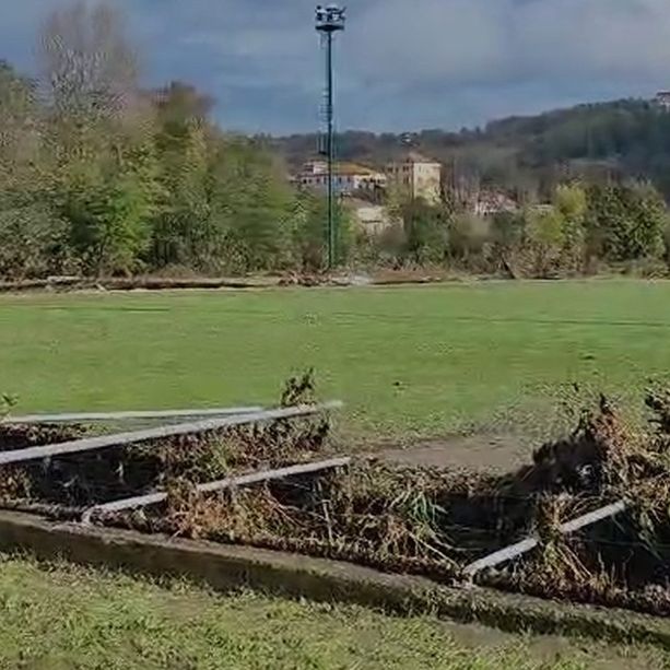 Calcio, Dego. Dramma sportivo al Perotti: &quot;Un metro e mezzo d'acqua al campo, il fiume ha portato via tutto&quot;