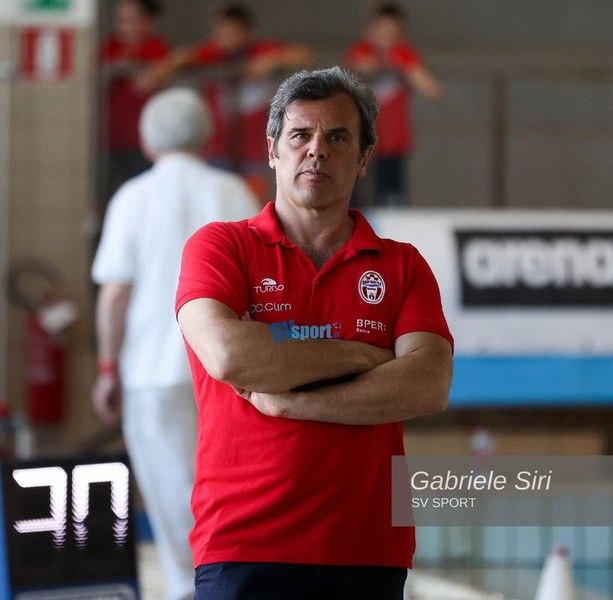 Rari Nantes Savona. Angelini bastone e carota dopo il derby con Recco: &quot;Tattica e condizione ok, due gol presi dal centroboa è una vergogna&quot; (VIDEO)