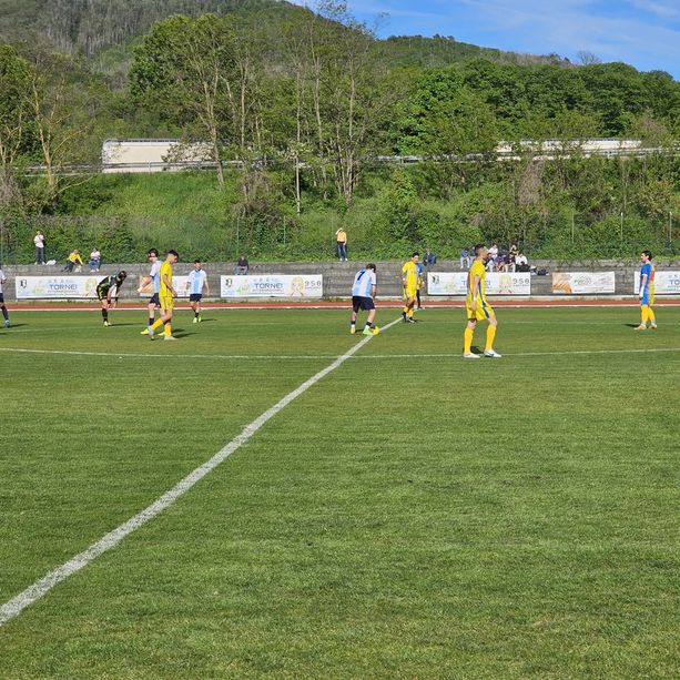 Calcio. Cairese e Pietra Ligure al primo passo verso la D. La webcronaca della semifinale playoff (LIVE)