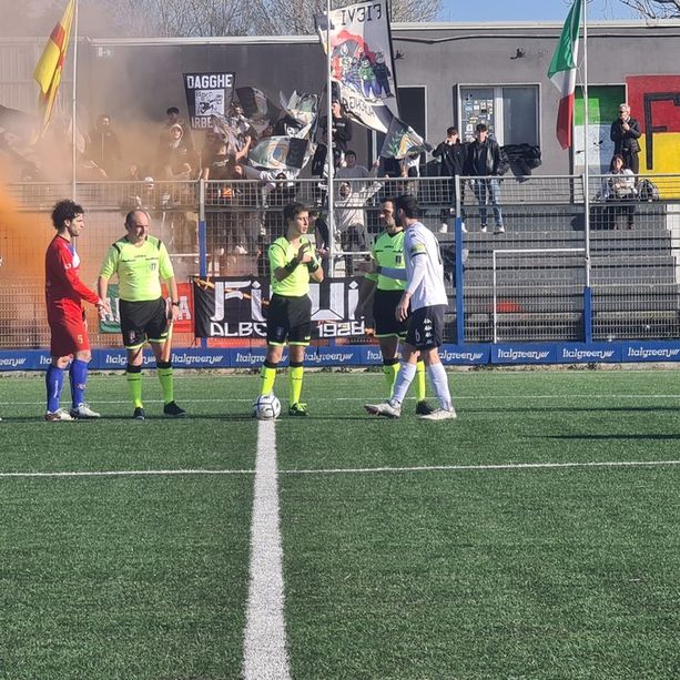 Calcio, Eccellenza. L'Albenga in emergenza sfida il Campomorone. La webcronaca dall'Annibale Riva