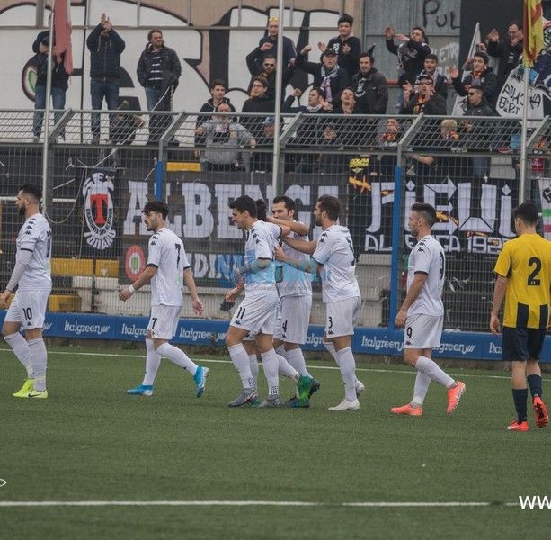 Calcio, Albenga. E' il giorno del nuovo tecnico, entro la serata dovrebbe arrivare l'annuncio