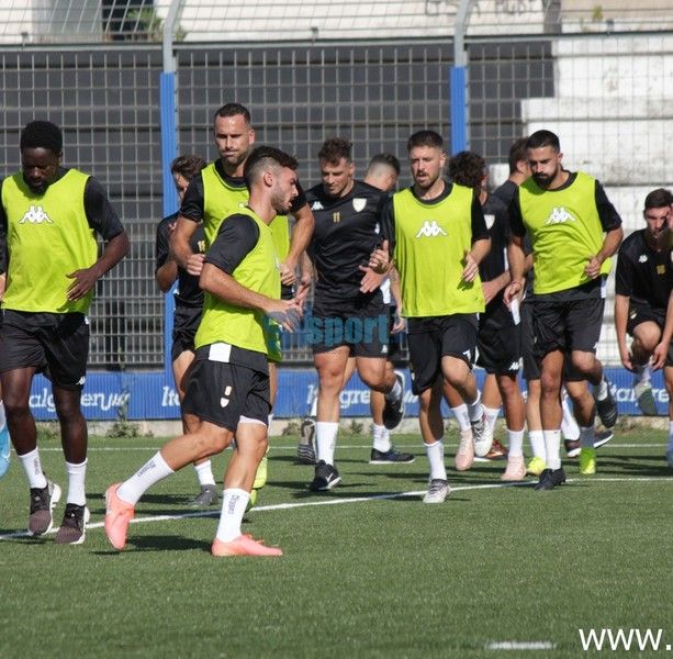 Calcio, Albenga. Sospiro di sollievo, tampone negativo per il giocatore bianconero