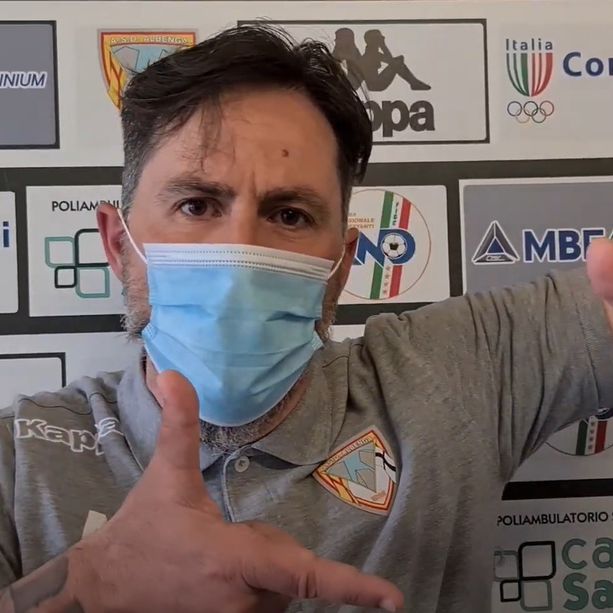 Calcio, Albenga. Grandoni show: &quot;Questa è una squadra con i c..., giochiamo con il Ligorna, non con il Real Madrid o il Barcellona!&quot; (VIDEO)