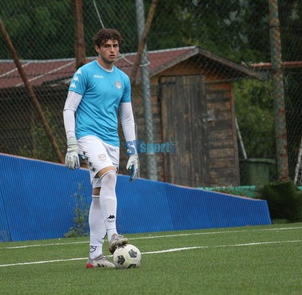 Calcio, Albenga. Ore decisive per Sogno, confermato il portiere Tommaso Scalvini