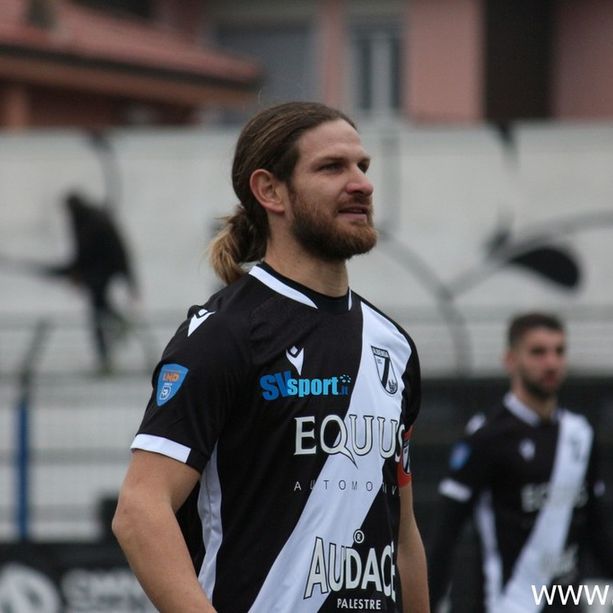 Calcio, Serie D. All'Albenga non bastano Venneri e Nesci, l'Rg Ticino condanna Aiello alla prima sconfitta (3-2)